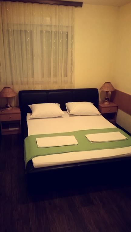 Motel Aura Μόσταρ Δωμάτιο φωτογραφία