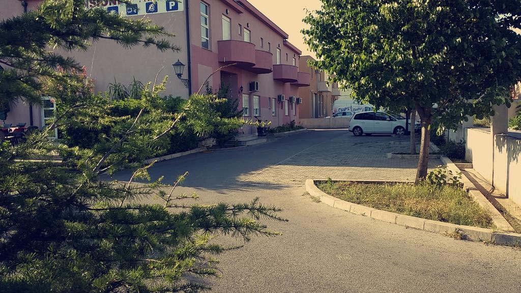 Motel Aura Μόσταρ Εξωτερικό φωτογραφία
