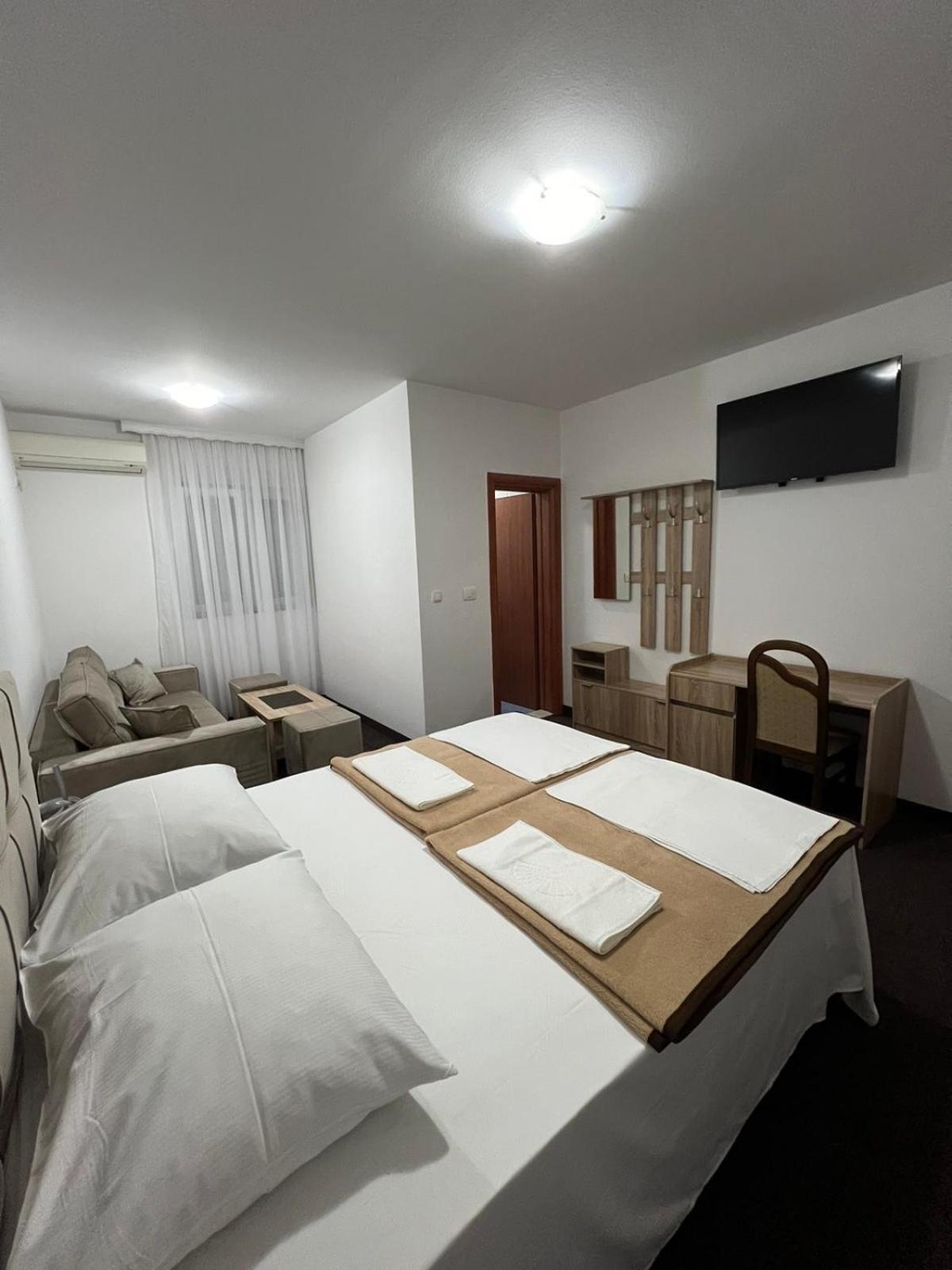 Motel Aura Μόσταρ Εξωτερικό φωτογραφία
